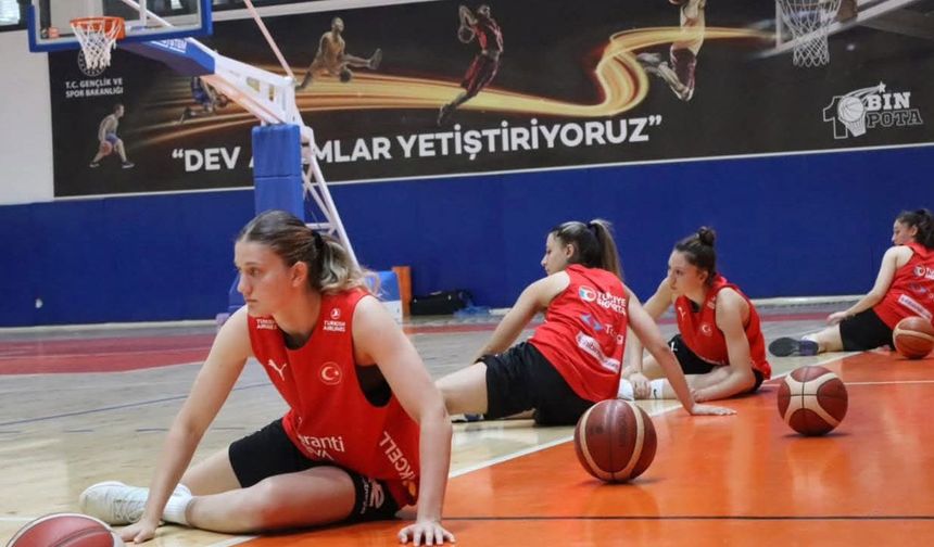 18 Yaş Altı Kız Milli Basketbol Takımı’nın Çanakkale kampı başladı