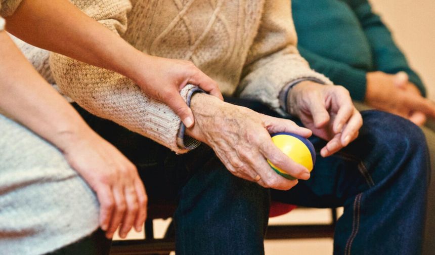 Alzheimer'ın ilk izleri unutkanlıktan yıllar önce ortaya çıkıyor