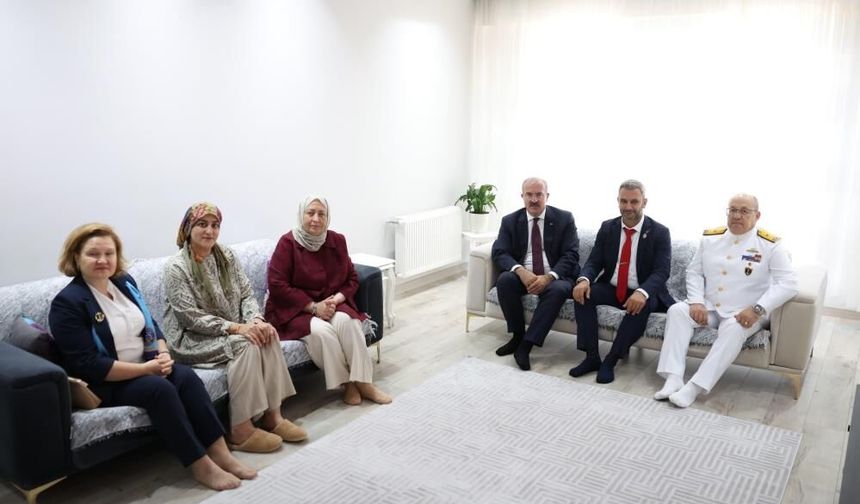 Çanakkale Valisi Toraman, gazileri evlerinde ziyaret etti