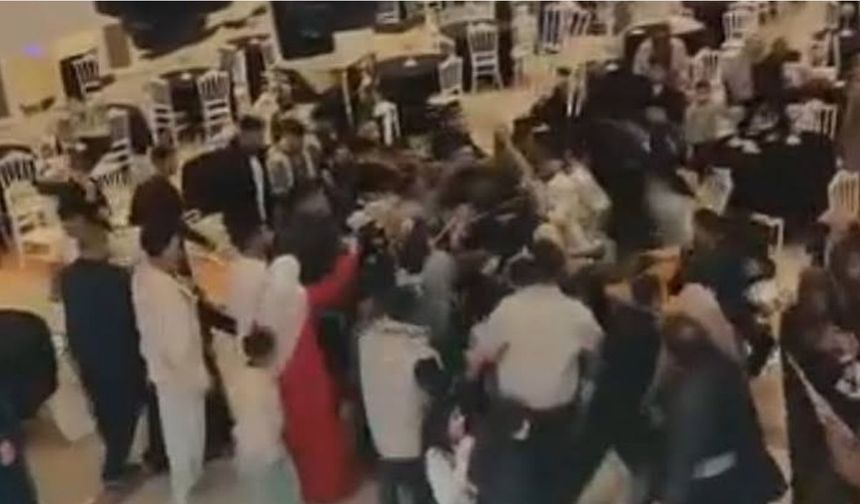Düğün salonunda takı kavgası (Video)